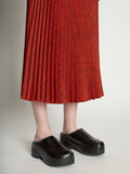 Detail image of model wearing Pleatable Crepe Midi Skirt
 in VERMILLION/BLACK