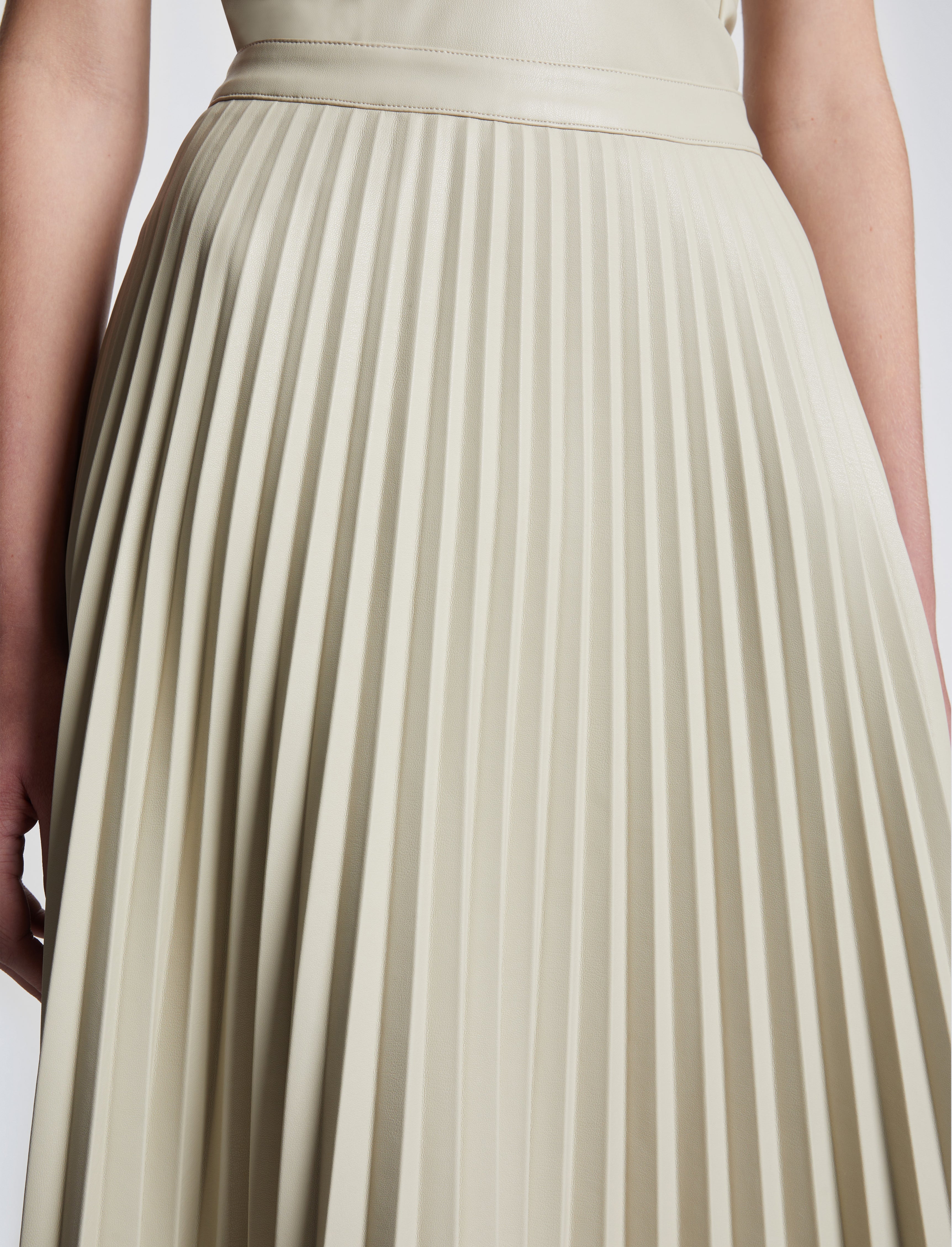 Daphne Pleated Skirt in Faux Leather – Proenza Schouler