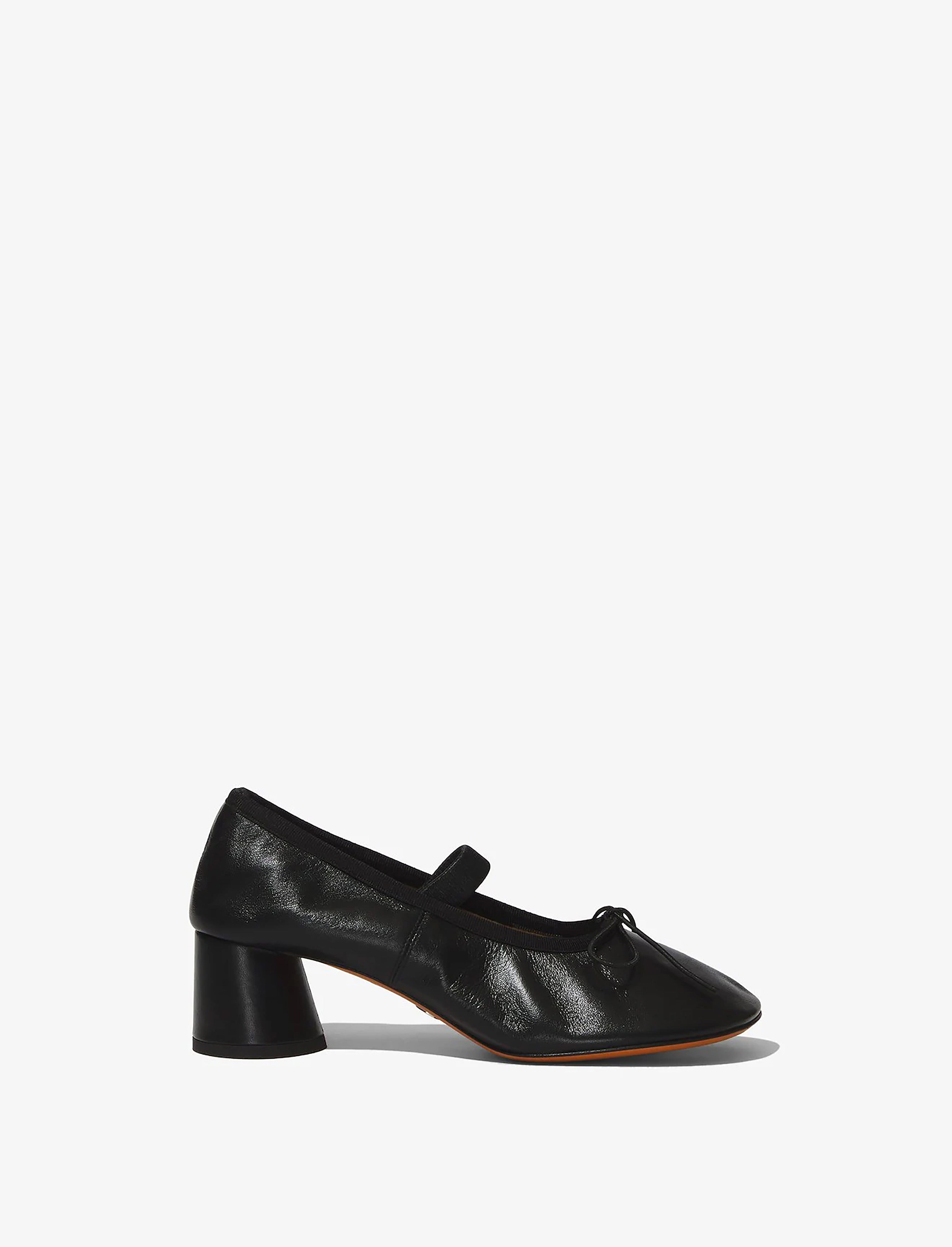 Mary jane hot sale pump shoes