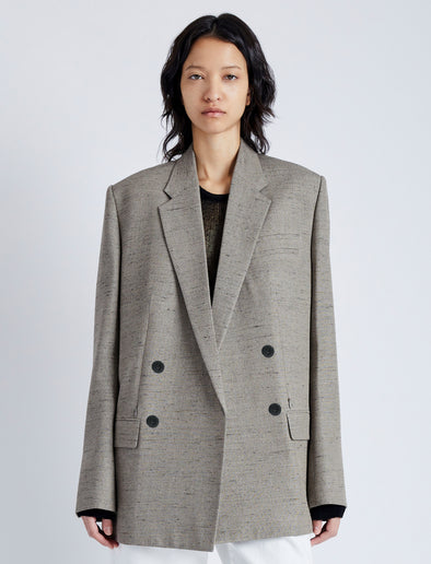 Cropped front image of model wearing Hadley Jacket in Melange Viscose Linen Suiting in BRONZE MULTI